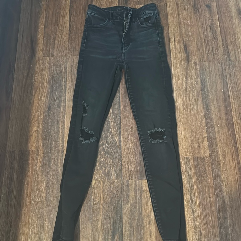 Black ripped skinny jeans